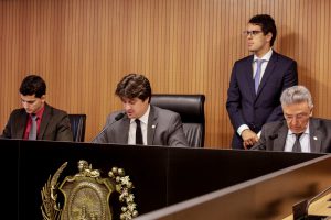 ANÁLISE - Projetos 738 e 739 foram aprovados pela Comissão de Finanças. “Atendendo aos requisitos do PEF, Estado poderá acessar novas linhas de crédito e repasses da União”, explicou Lucas Ramos. Foto: Nando Chiappetta