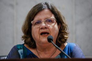 ORDEM DO DIA - A parlamentar se manifestou contra um Voto de Aplausos ao presidente Jair Bolsonaro pela proposição da MP. Foto: Foto: Roberta Guimarães