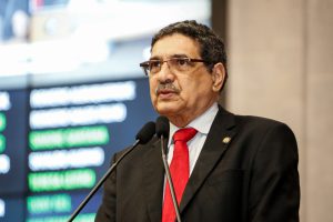 OPINIÃO - “É uma investida acompanhada de delírio e ignorância”, afirma o parlamentar. Foto: Roberto Soares