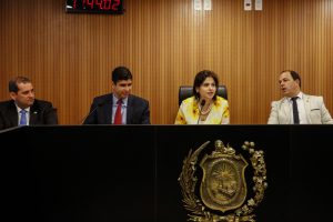 PAUTA - Comissão aprovou cinco proposições que autorizam Poder Executivo a doar ou ceder o direito de uso, com encargos, de imóveis de seu patrimônio. Foto: Roberta Guimarães