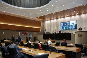 PLENÁRIO - À tarde, matéria foi aprovada em Primeira Discussão com os votos contrários de parte dos deputados da Bancada de Oposição. Foto: Roberto Soares