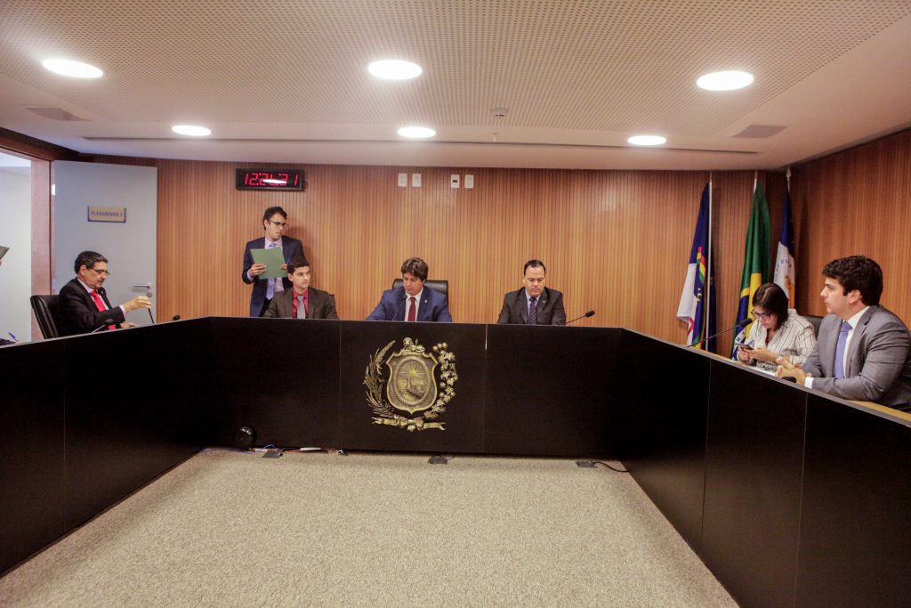 BENEFÍCIOS - Outras duas proposições, que tratam de políticas esportivas e de atendimento preferencial para maiores de 80 anos, também foram acatadas. Foto: Nando Chiappetta