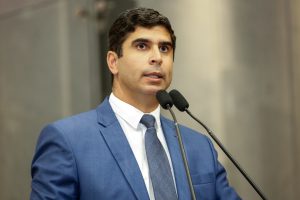 COBRANÇA - Segundo o parlamentar, setores de ortopedia e nefrologia são os mais carentes de melhorias estruturais. Foto: Roberto Soares