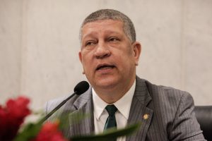 MOBILIZAÇÃO - Isaltino Nascimento sugeriu criação de comitê para apoiar projeto de decreto legislativo que torne a Portaria 2979/2019 sem efeito. Foto: Evane Manço