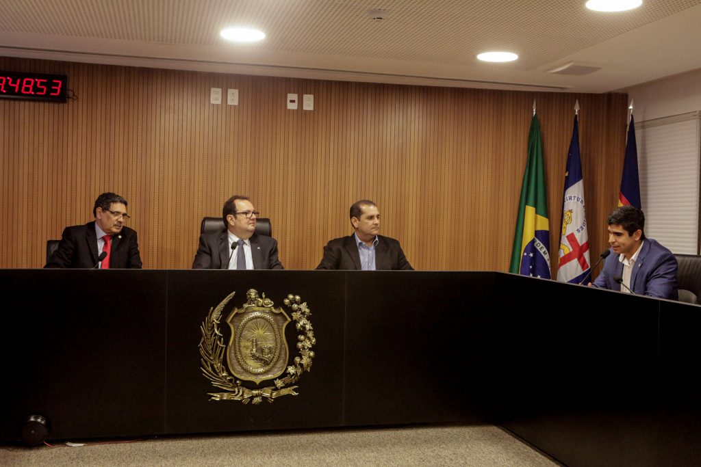 12-18-neg-municipais-nc-83