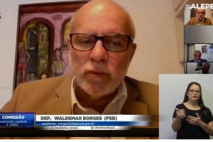 Foto do deputado Waldemar Borges falando em reunião virtual da Comissão de Justiça