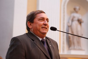 ADEQUAÇÃO - Norma começa a vigorar dentro de seis meses, e empresas que desobedecerem poderão sofrer sanções. Foto: Arquivo Alepe
