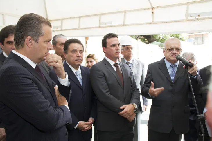 MARCO - Uchoa faz pronunciamento ao lado de Eduardo Campos, João Lyra Neto e João Fernando Coutinho, no lançamento da pedra fundamental das obras da nova sede da Alepe. Foto: Jarbas Araújo