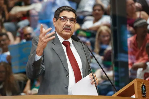 FINANCIAMENTO - Para João Paulo, por não oferecer serviço de saúde ou dispor de profissionais da área, instituições não devem receber verbas do SUS. Foto: Roberto Soares