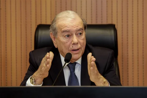 EVENTO - Presidente do colegiado, Romário Dias defendeu debate com representantes das entidades, além da Secretaria de Saúde, trabalhadores da área, usuários e demais interessados. Foto: Nando Chiappetta