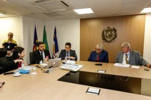 SUGESTÕES - Grupo recebeu 20 propostas que abrangem vários artigos da lei. Foto: Roberta Guimarães