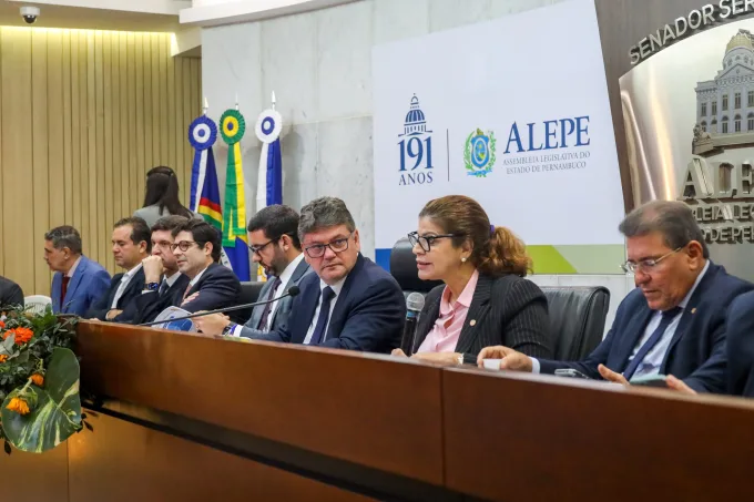 Deputados repercutem dados da Secretaria de Saúde