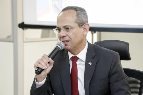 NOVIDADES - Meta para os próximos quatro anos é ampliar a oferta do ensino integral, de 57% para 70% das vagas, afirmou o secretário de Educação, Frederico Amancio. Foto: Alepe
