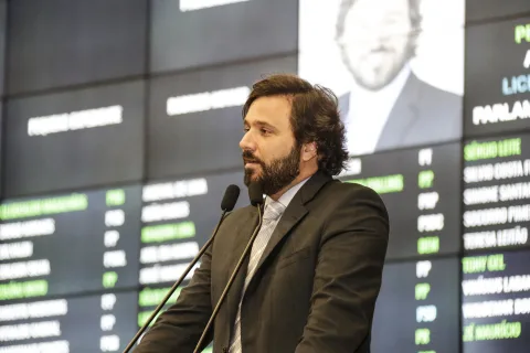 COBRANÇA - Parlamentar ressaltou necessidade de que os governos Federal e Estadual “definam, o quanto antes, as responsabilidades pela operação do sistema”. Foto: Roberto Soares
