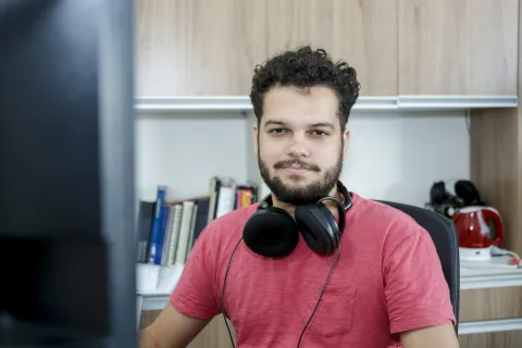 VOCAÇÃO - Falta de afinidade com a carreira levou Carlos Filizola a abandonar graduação em História no último semestre. Foto: Kerol Correia