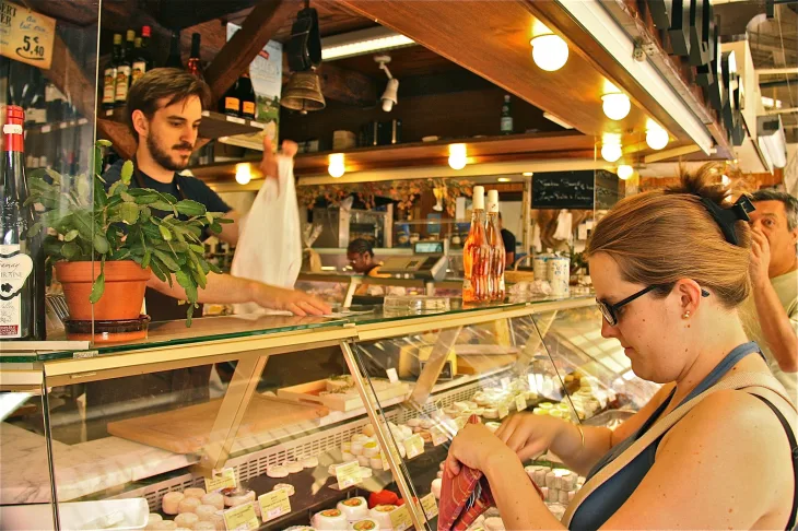 comprando_by_smilla4 (Flickr)