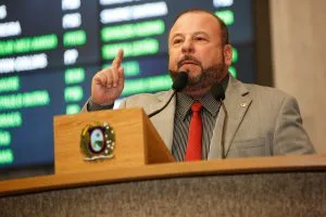 MULTA - Para ele, as ações do BPTran e do Detran-PE estão são “abusivas e exploram o povo pobre do Interior”. Foto: Roberto Soares