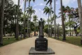 Inaugurado em 1994, o Monumento aos Heróis da Revolução Pernambucana de 1817 foi encomendado ao escultor Abelardo da Hora, juntamente com outras obras que retratam momentos importantes da história de Pernambuco, para compor a Praça da República (Centro do Recife). O local foi cenário do enforcamento de alguns líderes do movimento, como Vigário Tenório, Domingos Teotônio e José de Barros Lima, apelidado de Leão Coroado. Foto: Henrique Genecy