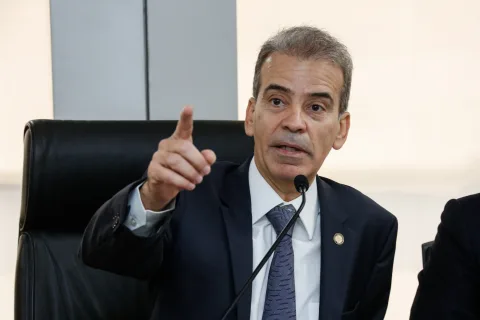 INFORMAÇÃO - Proponente de PEC que autoriza usinas nucleares em Pernambuco, Feitosa afirmou que receio das pessoas é proporcional ao desconhecimento sobre o assunto. Foto: Roberta Guimarães