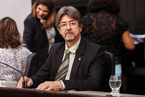 Dep. Augusto César.