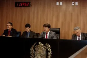MUDANÇA - Pacote fiscal de 2015 aumentou base de cálculo do imposto sobre esses automóveis de 50% para 75% do valor estimado dos veículos. Foto: Evane Manço
