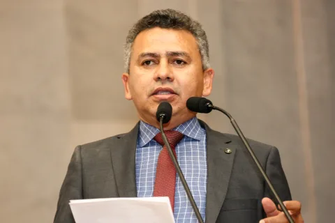 DEBATE - Deputado expôs informações colhidas durante visita e pediu que tema seja discutido pela Comissão de Agricultura. Foto: Roberto Soares