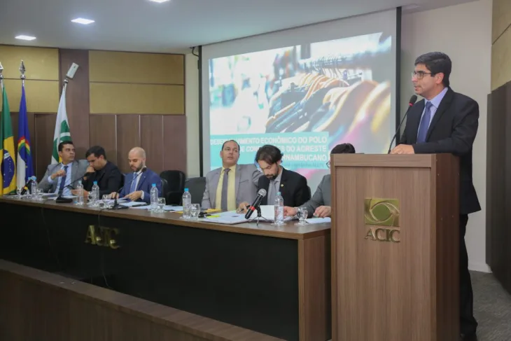 AUDIÊNCIA - Empresários do setor alertaram para a necessidade de obras de mobilidade, reforço da segurança policial nas estradas e investimentos em qualificação. Foto: Neto Lima