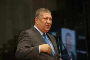 AGENDA - Parlamentar informou que audiência pública será nesta sexta (31), com representantes do MPT, de centrais sindicais e de federações de trabalhadores. Foto: Roberto Soares