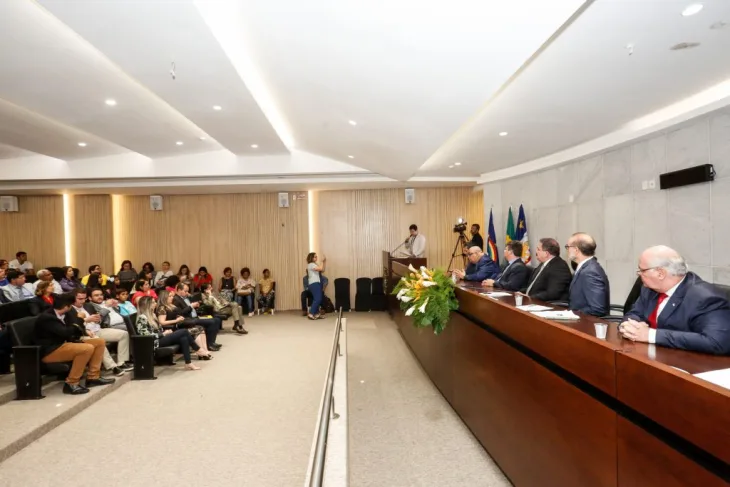 FUTURO - Iniciativa promovida em parceria com o TJPE visa facilitar a inserção profissional de adolescentes que estão encerrando período nas casas de acolhimento. Foto: Roberto Soares