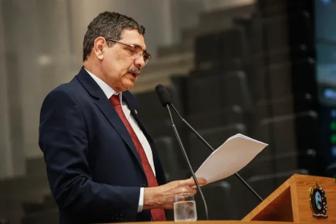 CAUSAS - “Pesquisa do Ipea mostra que abismo vem junto com predomínio da informalidade e a lenta recuperação do emprego formal.” Foto: Roberto Soares