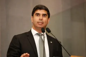 RELAÇÃO - Delegado Erick Lessa mostrou-se preocupado com o “tensionamento” da relação entre os Governos Estadual e Federal. Foto: Roberto Soares