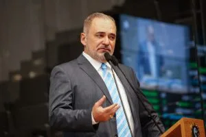 OPOSIÇÃO - “Se o diálogo não está adiantando, podemos ir pelo caminho jurídico”, afirmou Marco Aurélio Meu Amigo. Foto: Roberto Soares