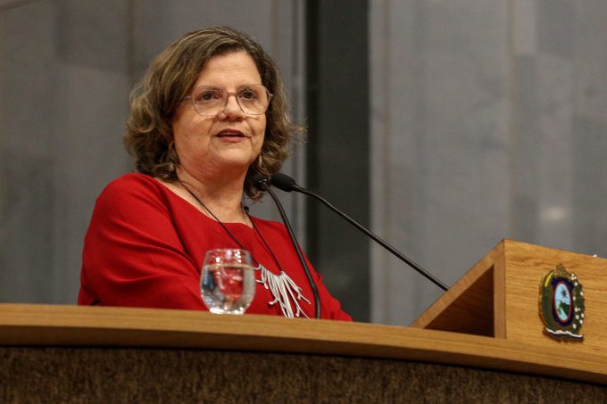 Parlamentares analisam trajetórias e anunciam rumos políticos