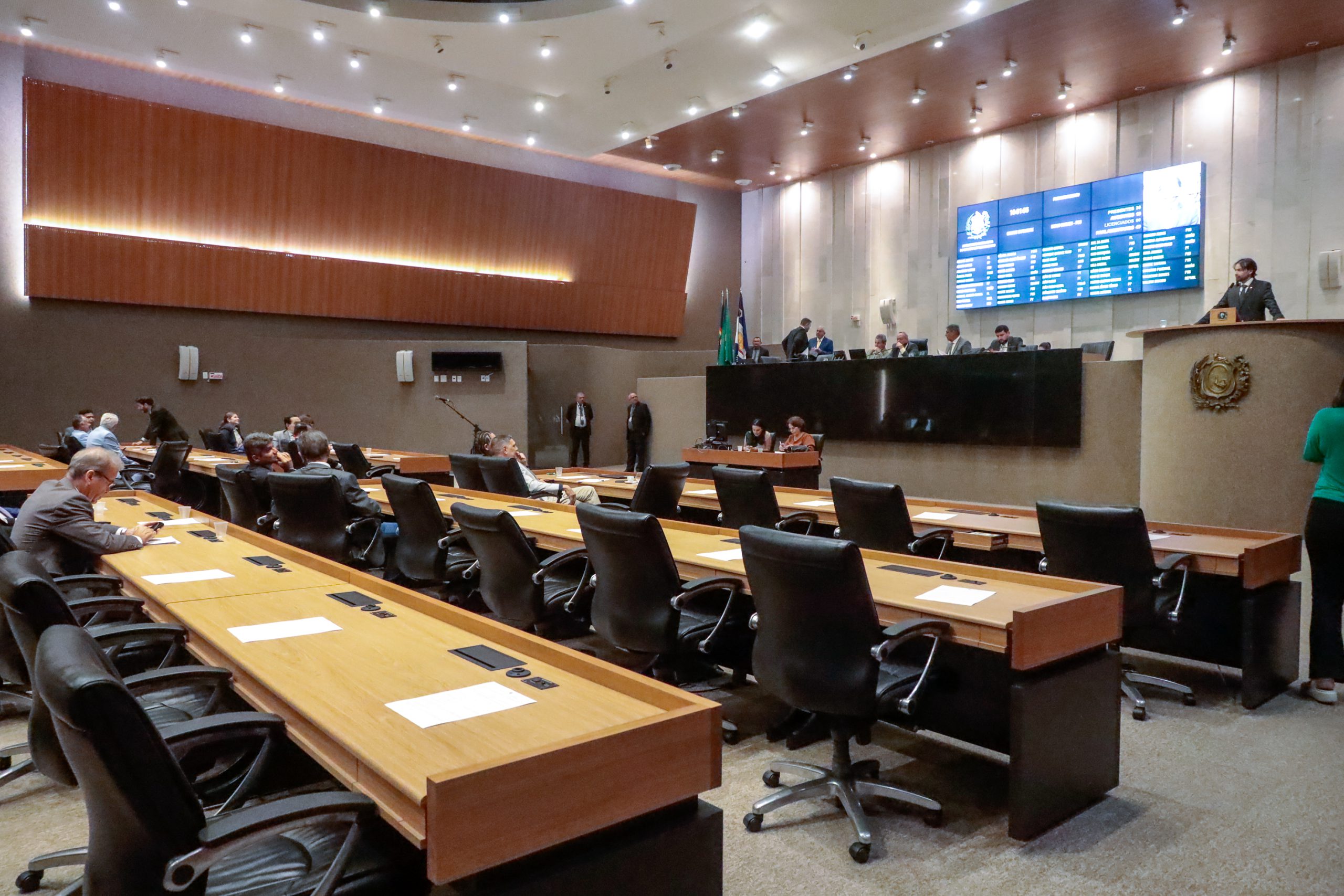 Deputados abordam violência contra seguranças de Krause